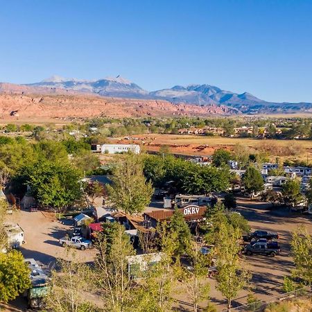 Outdoor Glamping Large 5Th Wheel Setup Ok4A Moab Exterior photo