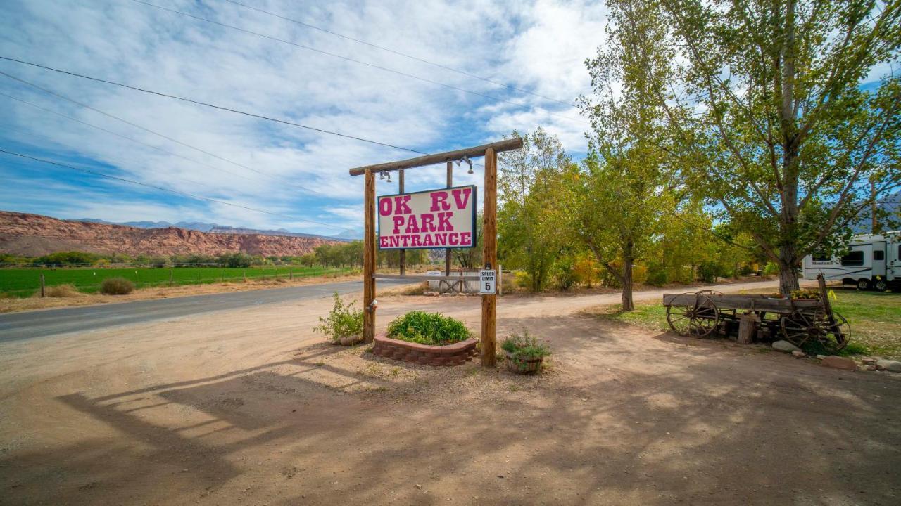 Outdoor Glamping Large 5Th Wheel Setup Ok4A Moab Exterior photo